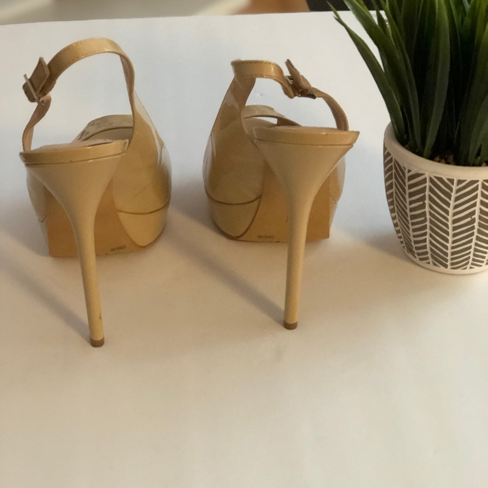 Vince Camuto Platform pumps